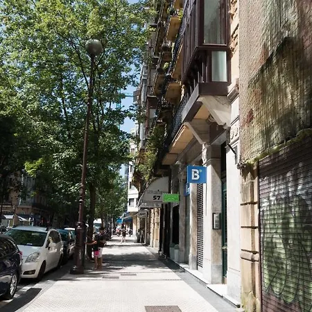 Modern In Romantic Quarter * サン・セバスティアン